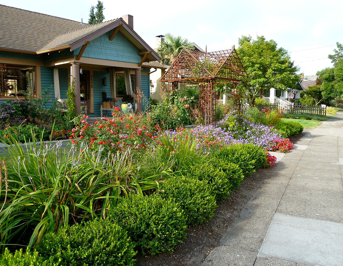 Formal Mediterranean Garden in Portland, Oregon